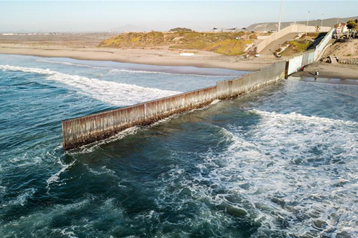 Photos - Barri&egrave;re frontali&egrave;re am&eacute;ricano-mexicaine &agrave; Tijuana au Mexique