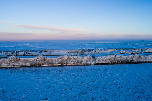 Chine: paysage du lac Qinghai gel&eacute;
