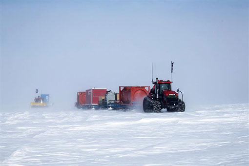 Les équipes de l'expédition chinoise en Antarctique quittent la station de Taishan pour la station de Zhongshan