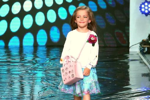 Cr&eacute;ations pour enfants lors de la Semaine de la mode de la Bi&eacute;lorussie