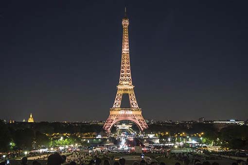 La Tour Eiffel fête ses 130 ans avec un spectacle son et lumière