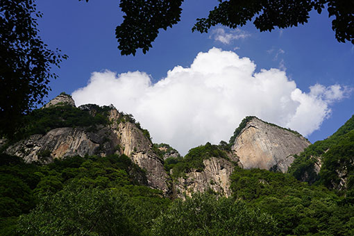 Chine: paysage d'un parc forestier au Shaanxi