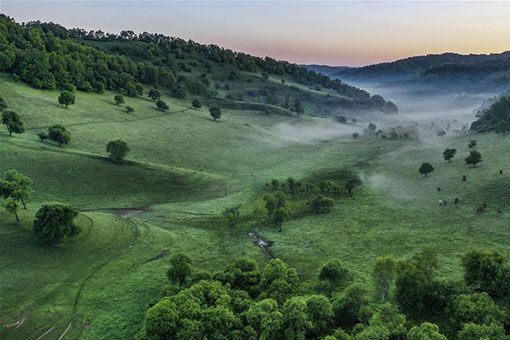 Beaux paysage estivaux à travers la Chine