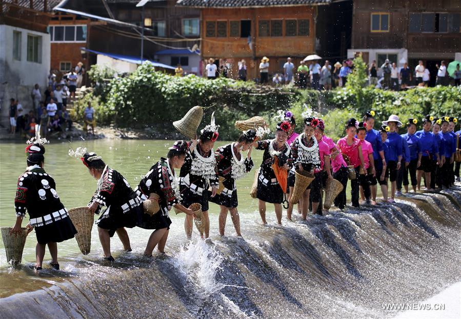 Chine : festival de la p&ecirc;che dans le sud-ouest
