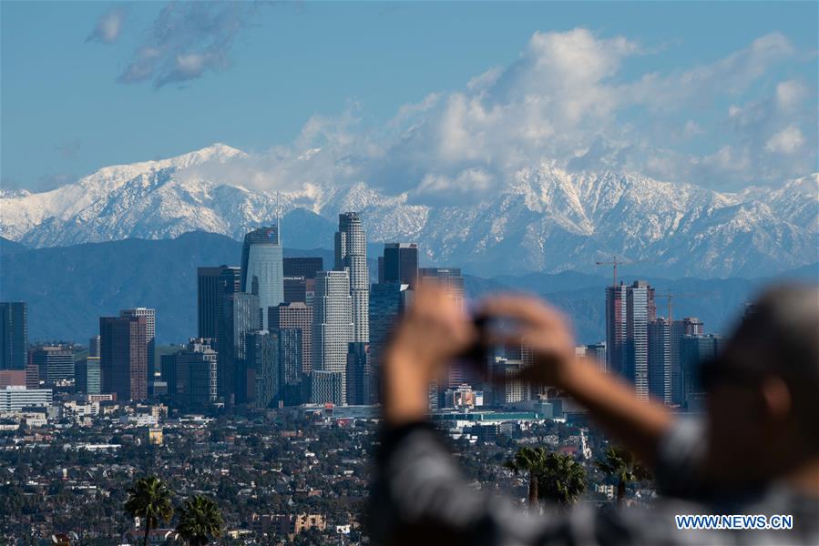 Vue du centre-ville de Los Angeles après la pluie