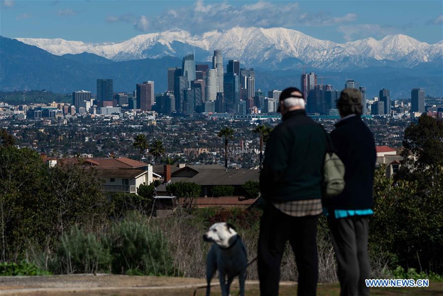 Vue du centre-ville de Los Angeles après la pluie