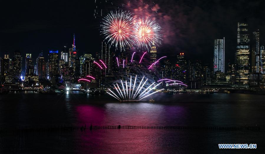 Etats-Unis : feux d'artifice pour le Nouvel An chinois &agrave; New York