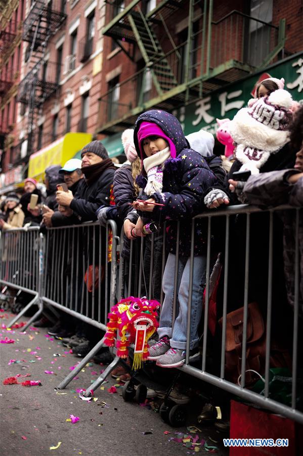Etats-Unis : défilé du Nouvel An lunaire chinois à New York