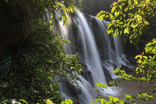 Chutes d'eau dans le sud-ouest de la Chine
