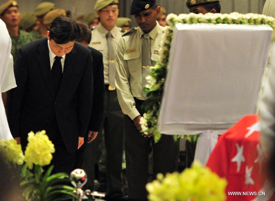 （XHDW）李源潮前往新加坡国会大厦吊唁李光耀逝世