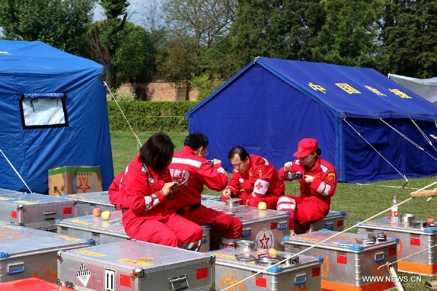 （国际·尼泊尔地震）（3）中国国际救援队的震区生活