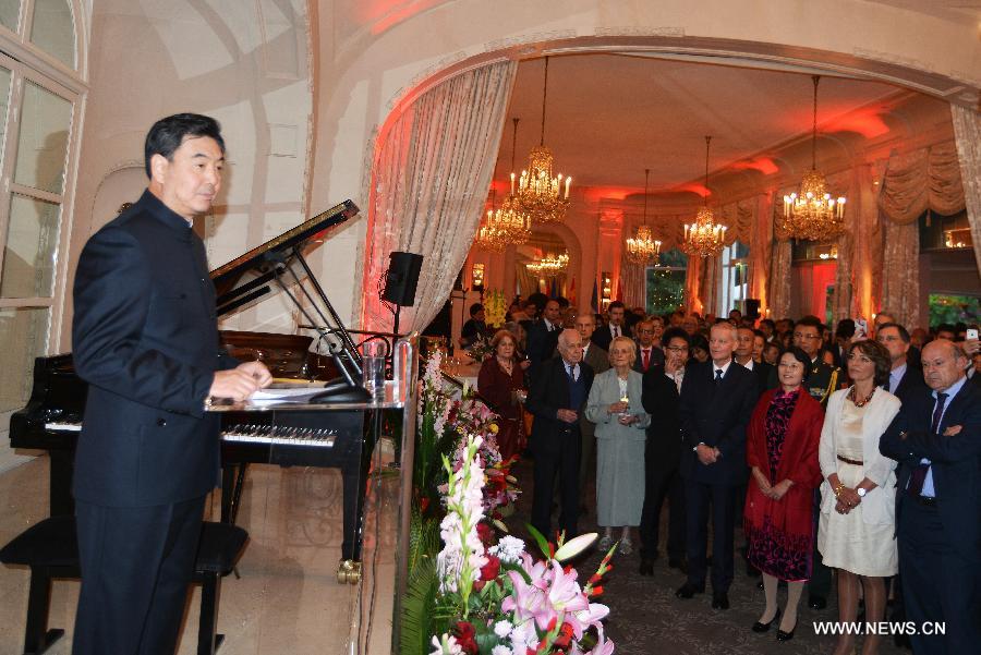 （XHDW）中国驻法国大使馆举行国庆招待会