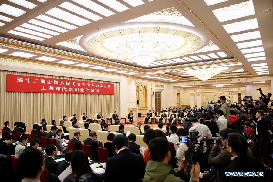 Chine/deux sessions : séance plénière des députés à l'APN en provenance de Shanghai