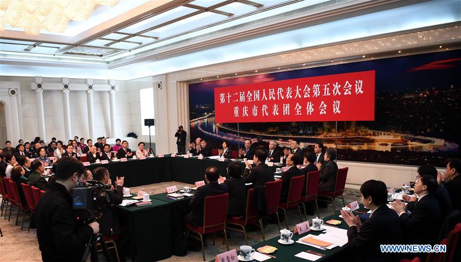 Chine/deux sessions : séance plénière des députés à l'APN en provenance de Chongqing