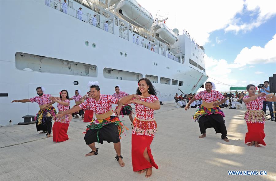 Tonga : accueil du navire-hôpital chinois "Arche de la paix"