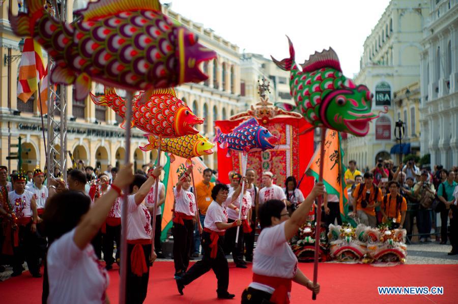 （XHDW）（5）澳门举办传统节日活动：舞醉龙