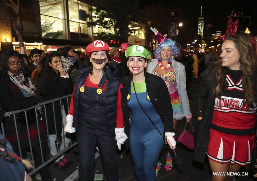Etats-Unis : défilé d'Halloween à New York 