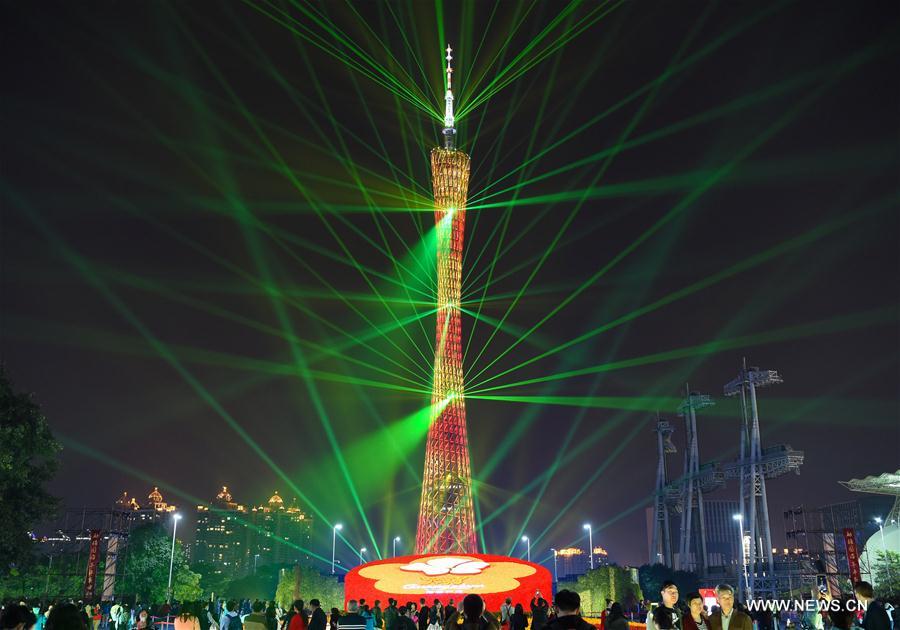Chine : spectacle de lumières à Guangzhou