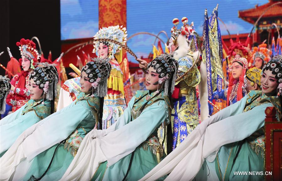 (FCR) Spectacle pour le Forum de "la Ceinture et la Route"