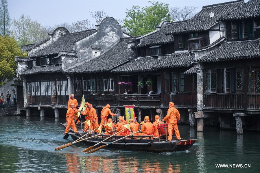 Chine : foire du temple au Zhejiang