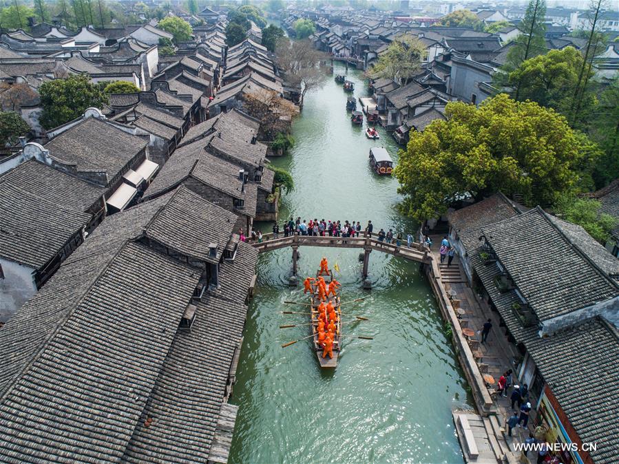 Chine : foire du temple au Zhejiang