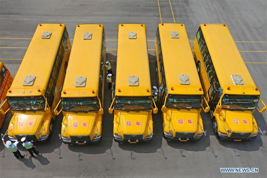 Chine : contrôles de sécurité des bus scolaires dans l'est du pays