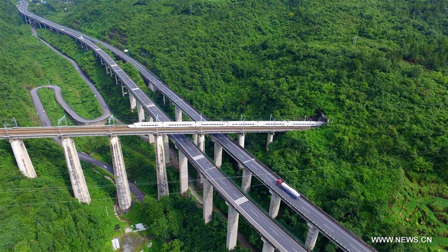 Chine : voie ferrée dans la province du Hubei