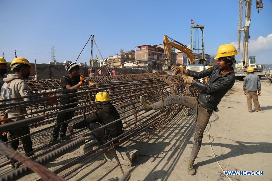 Népal : construction de la première route souterraine du pays