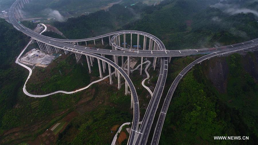 Chine : échangeur routier dans le Hunan