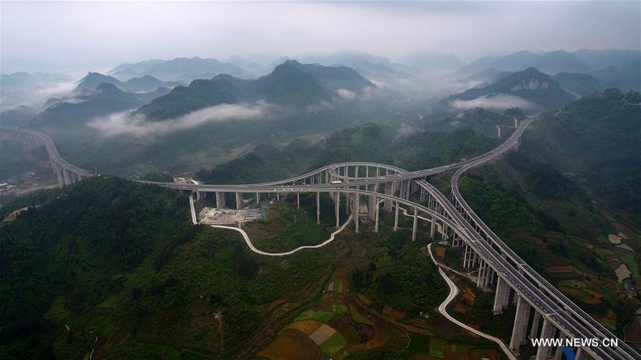 Chine : échangeur routier dans le Hunan