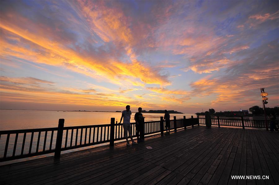  Chine : coucher de soleil &agrave; Huai'an
