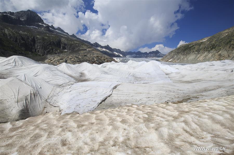 Suisse : le glacier du Rhône protégé contre le réchauffement climatique