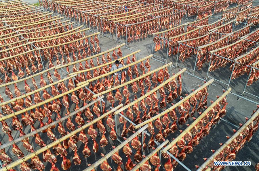 Chine : fabrication de jambons à Jinhua