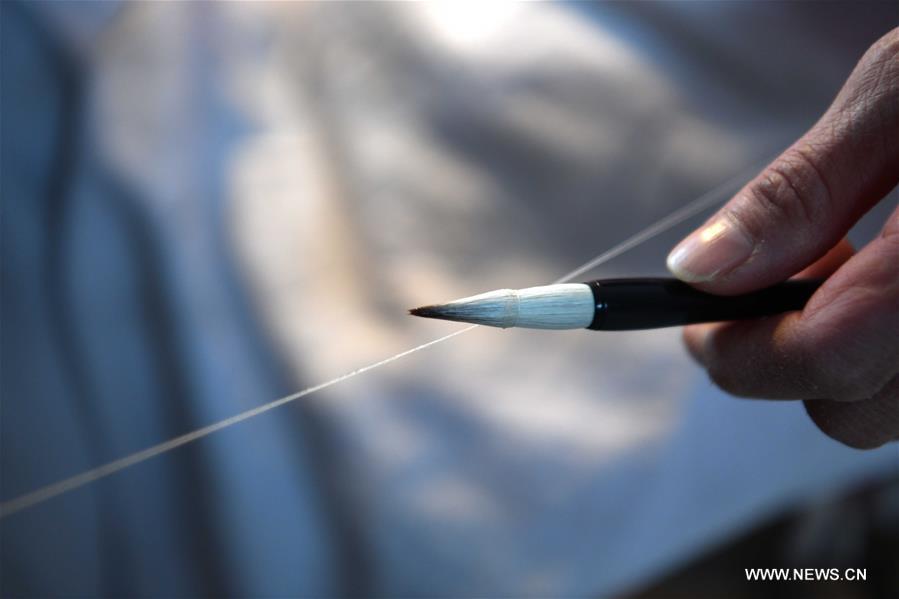 Chine : fabrication des pinceaux dans l'Anhui