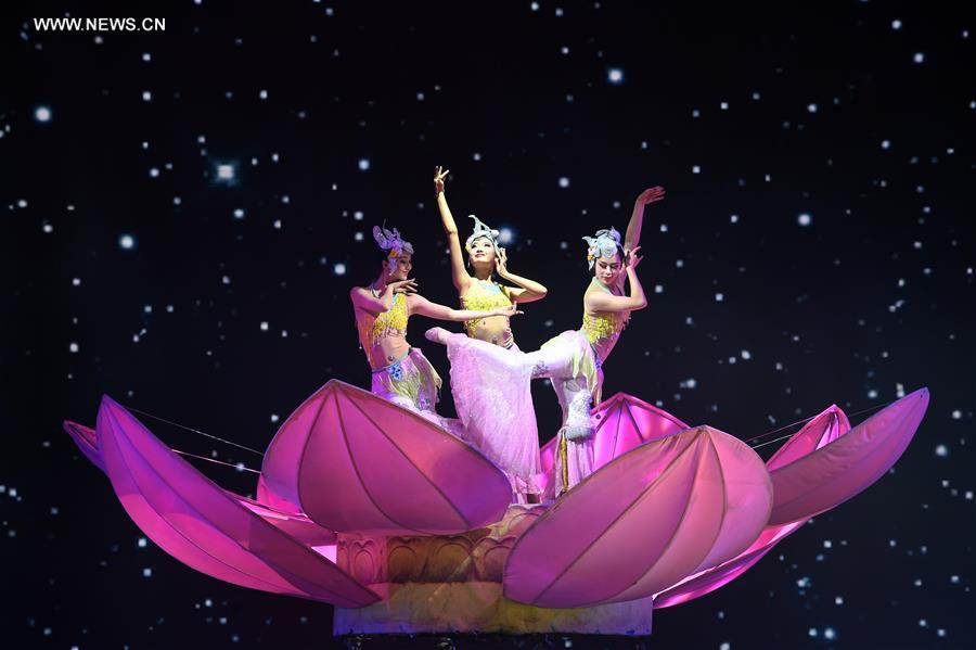 Chine : concours de danse &agrave; Lanzhou (nord-ouest)