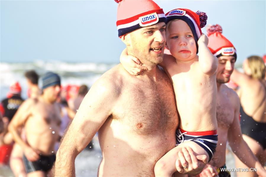 Pays-Bas : trempette du Nouvel An