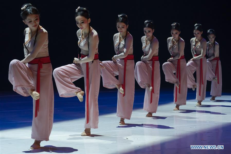 Danse à Budapest pour célébrer le Nouvel An chinois