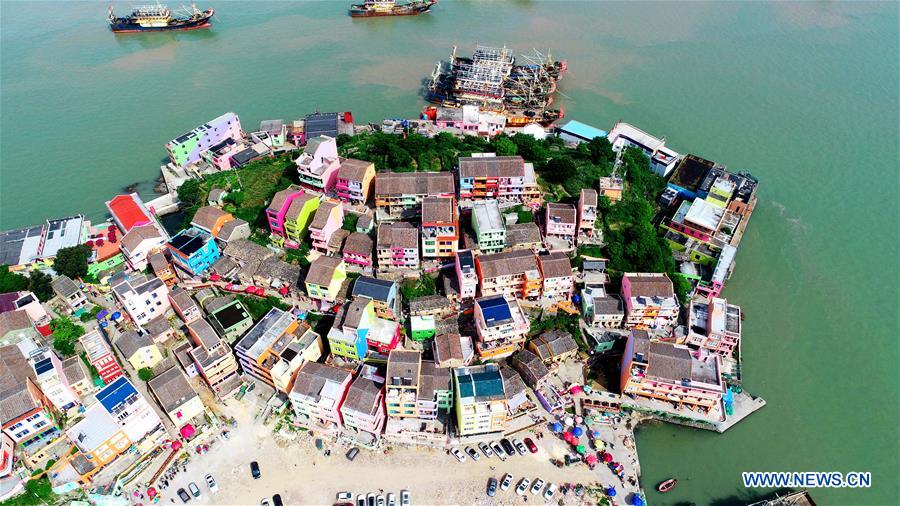 Chine : paysage d'un village de p&ecirc;che au Zhejiang