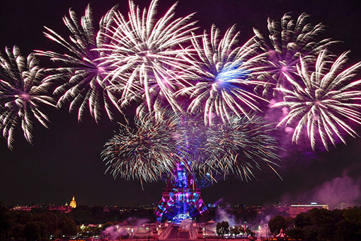 France : feu d'artifice &agrave; Paris pour la F&ecirc;te nationale