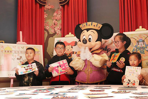 Le 90e anniversaire de Mickey de Disney c&eacute;l&eacute;br&eacute; en Chine