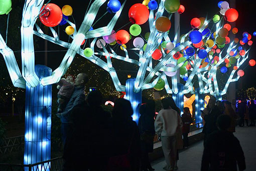 Des lanternes exposées dans le centre de la Chine