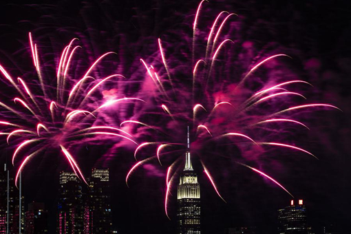 Etats-Unis : feux d'artifice pour le Nouvel An chinois à New York