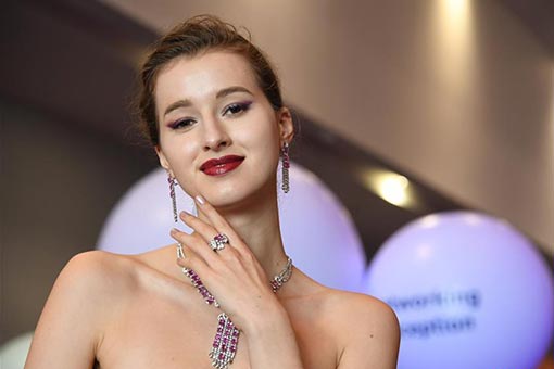 Le 6e Salon international de diamants, pierres pr&eacute;cieuses et perles &agrave; Hong Kong