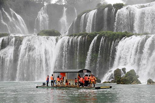 Chine : chutes d'eau de Detian dans le sud