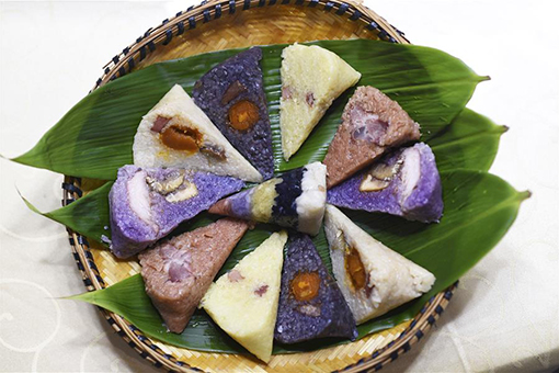 Chine: des zongzi colorés pour célébrer la Fête des bateaux-dragons