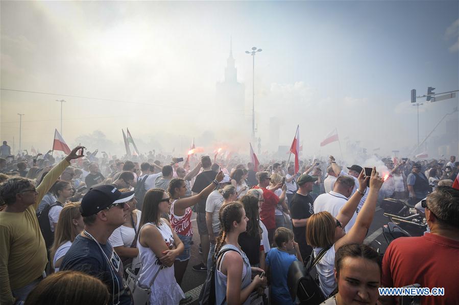 Pologne commémoration du 74e anniversaire de l Insurrection de