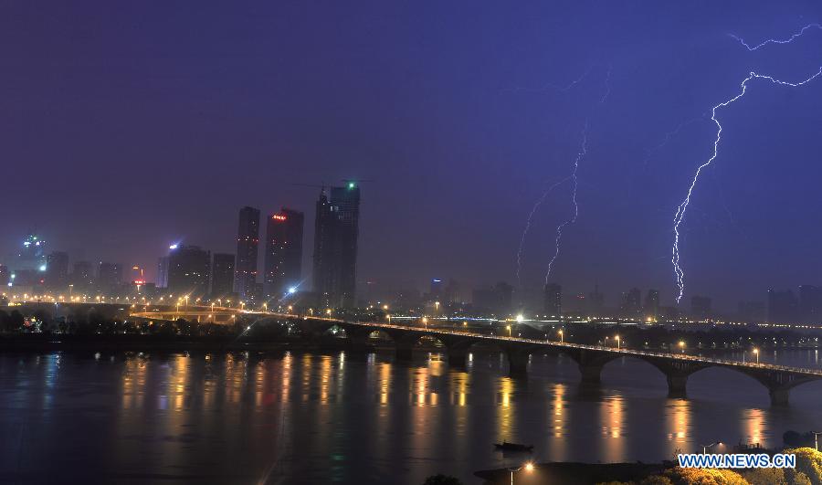 CHINA-HUNAN-CHANGSHA-LIGHTNING (CN)