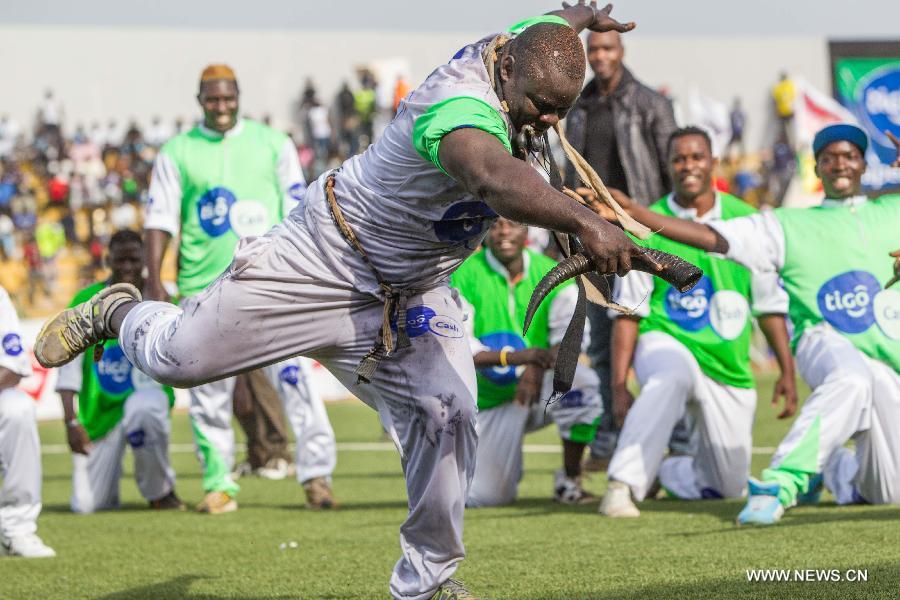 (SP)SENEGAL-DAKAR-TRADITIONAL WRESTLING-LE CHOC  