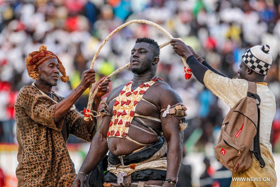 (SP)SENEGAL-DAKAR-TRADITIONAL WRESTLING-LE CHOC  