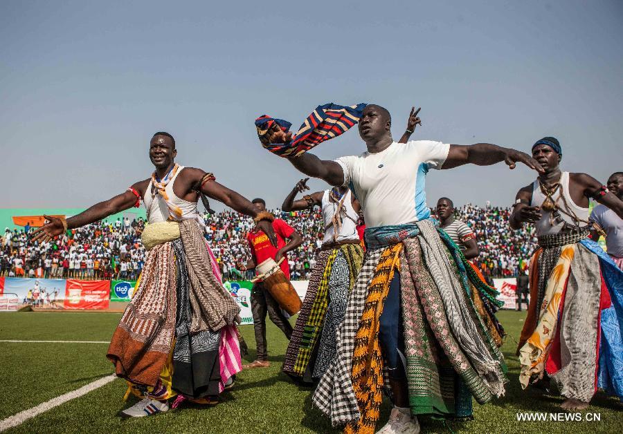 (SP)SENEGAL-DAKAR-TRADITIONAL WRESTLING-LE CHOC  